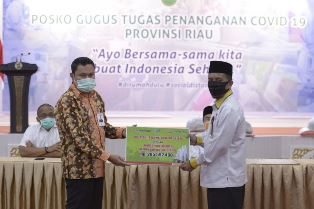 Pegawai BRK Sumbangkan 1.300 Paket Sembako untuk Masyarakat Terdampak COVID-19